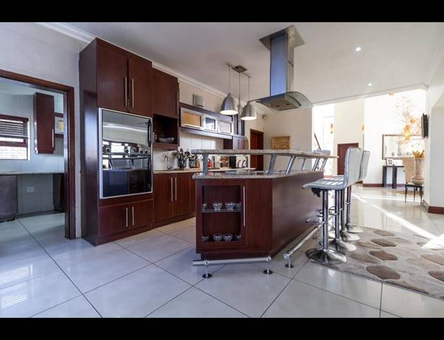 5 BEDROOM HOUSE FOR SALE IN MEYERSDAL